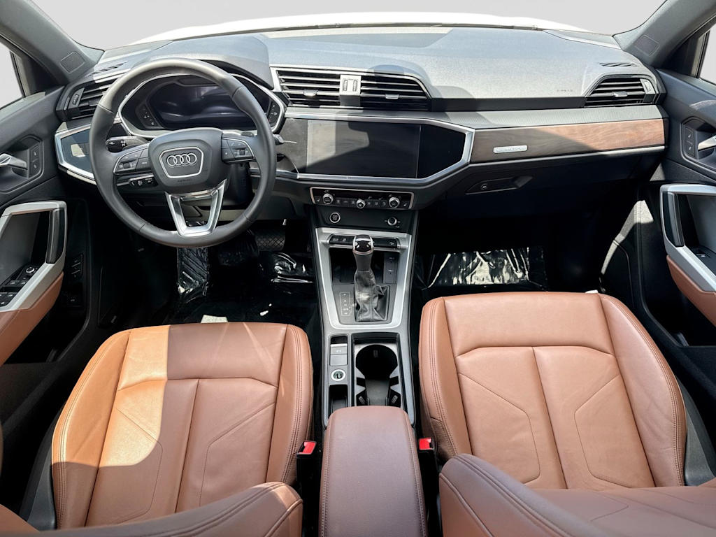 Thumbnail: 2023 Audi Q3 - 9