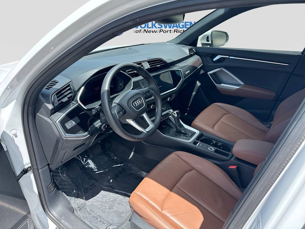 Thumbnail: 2023 Audi Q3 - 2