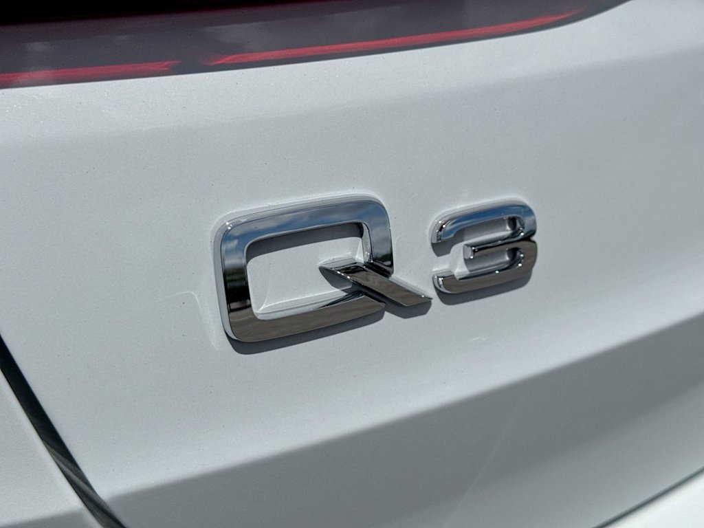 Thumbnail: 2023 Audi Q3 - 31