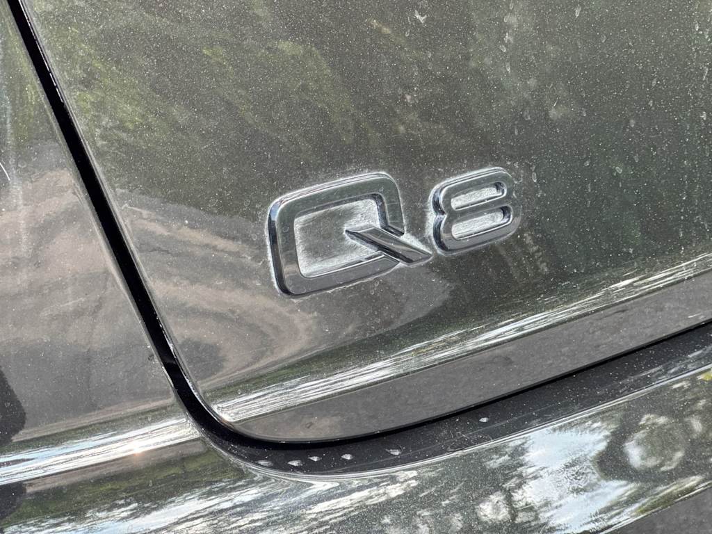 Thumbnail: 2022 Audi Q8 - 6