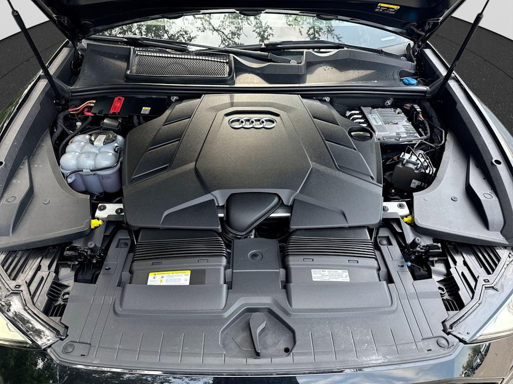 Thumbnail: 2022 Audi Q8 - 8
