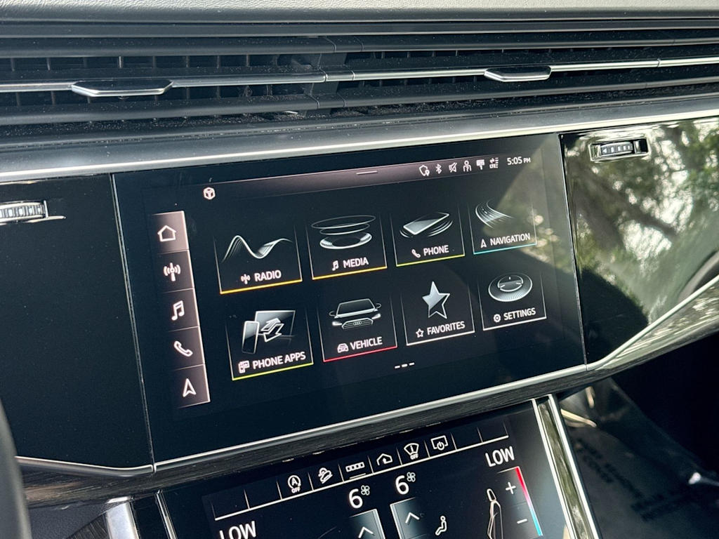 Thumbnail: 2022 Audi Q8 - 40