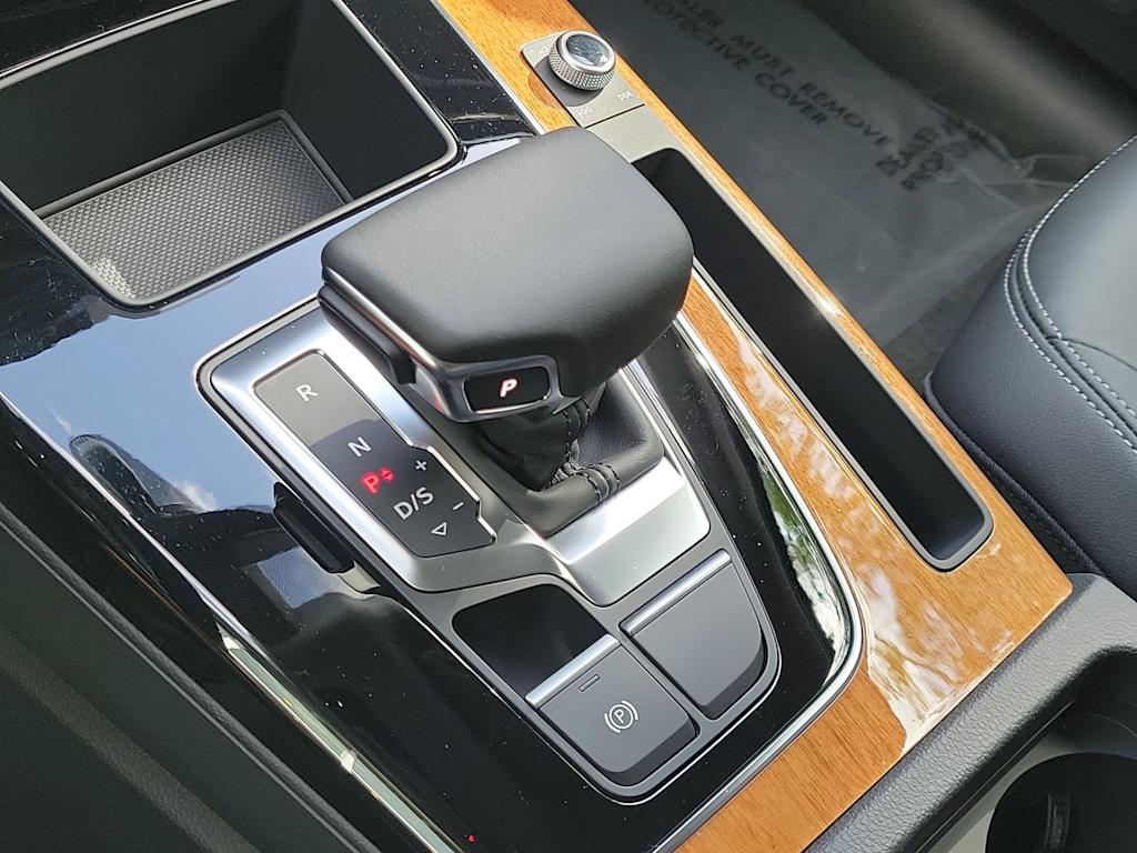 Thumbnail: 2023 Audi Q5 - 16