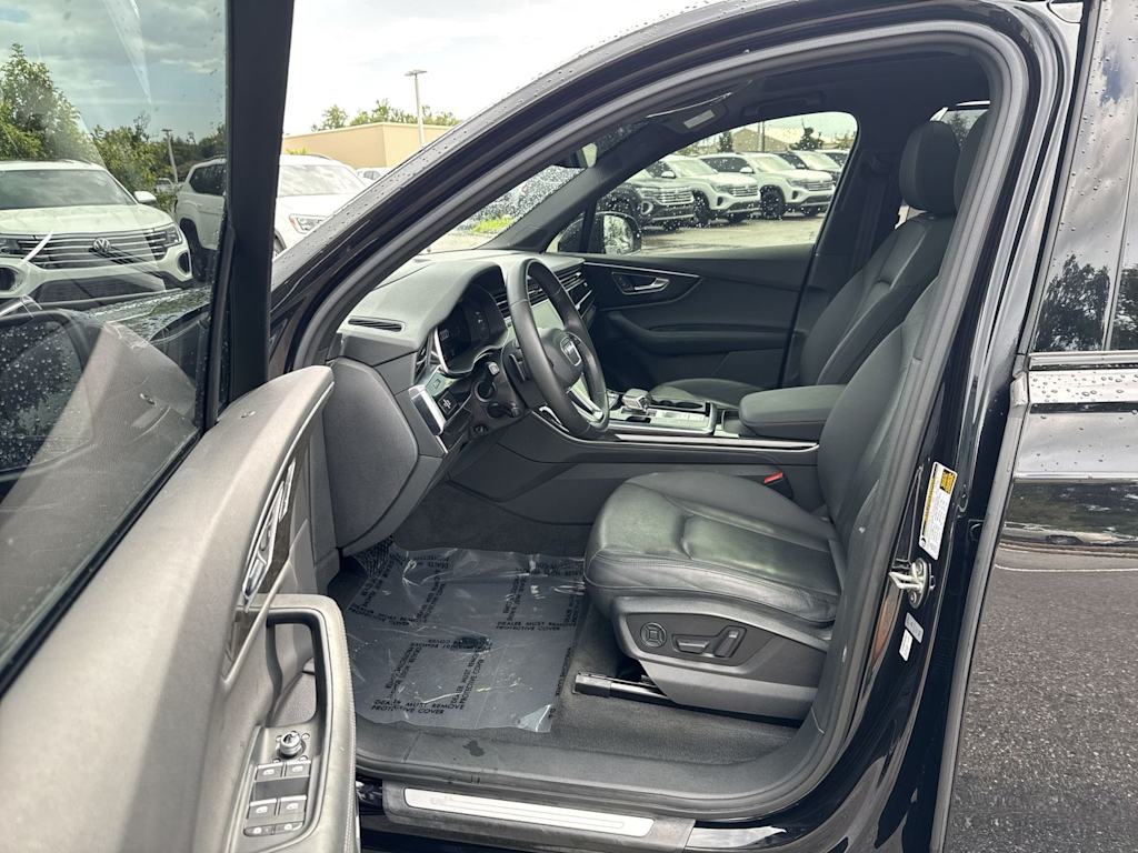 Thumbnail: 2021 Audi Q7 - 25