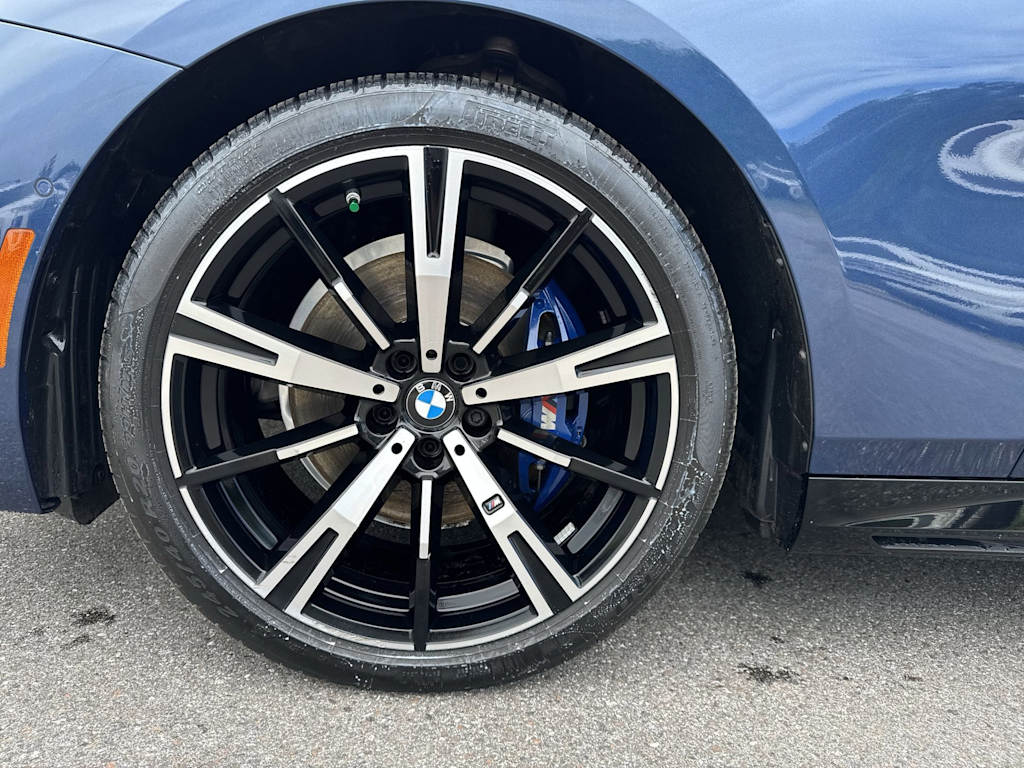 Thumbnail: 2024 BMW 5 Series - 8