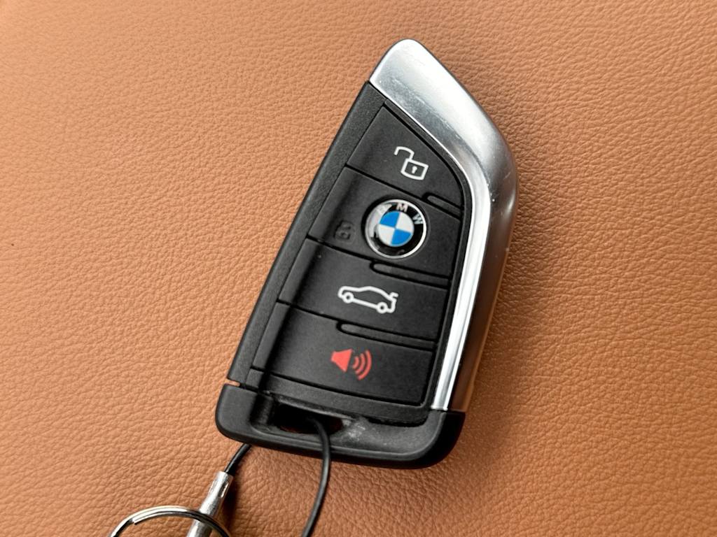 Thumbnail: 2026 BMW 3 Series - 16