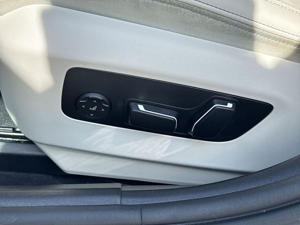 Thumbnail: 2026 BMW 5 Series - 30