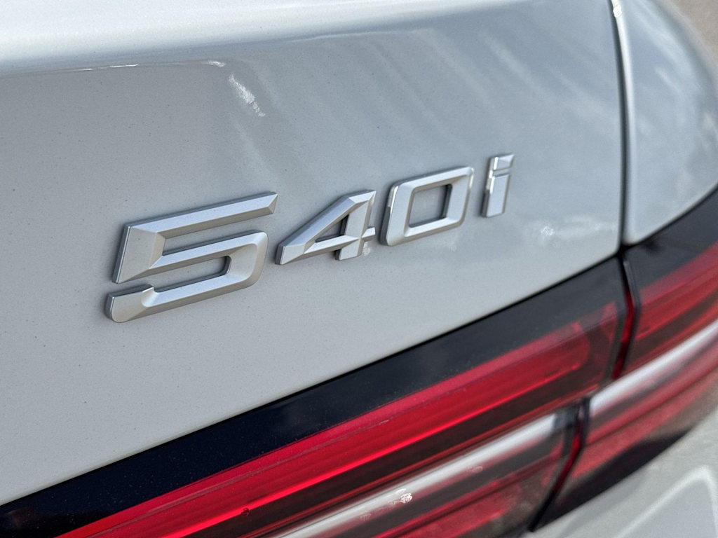 Thumbnail: 2026 BMW 5 Series - 29