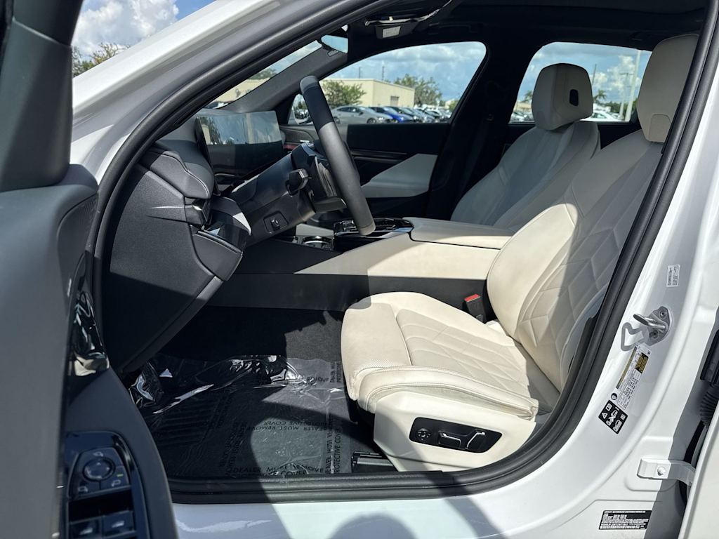 Thumbnail: 2026 BMW 5 Series - 10