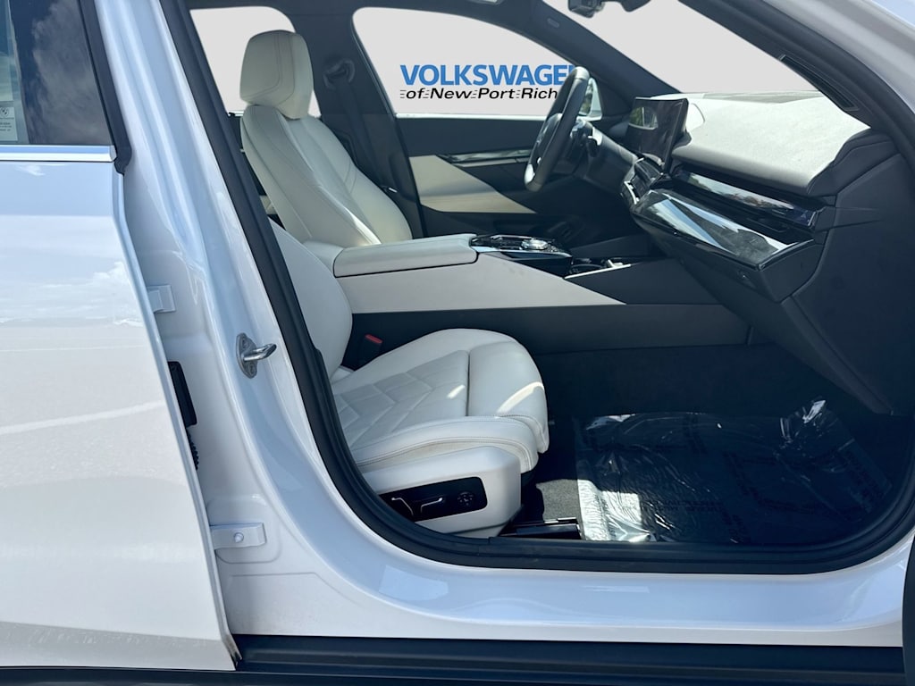 Thumbnail: 2026 BMW 5 Series - 11
