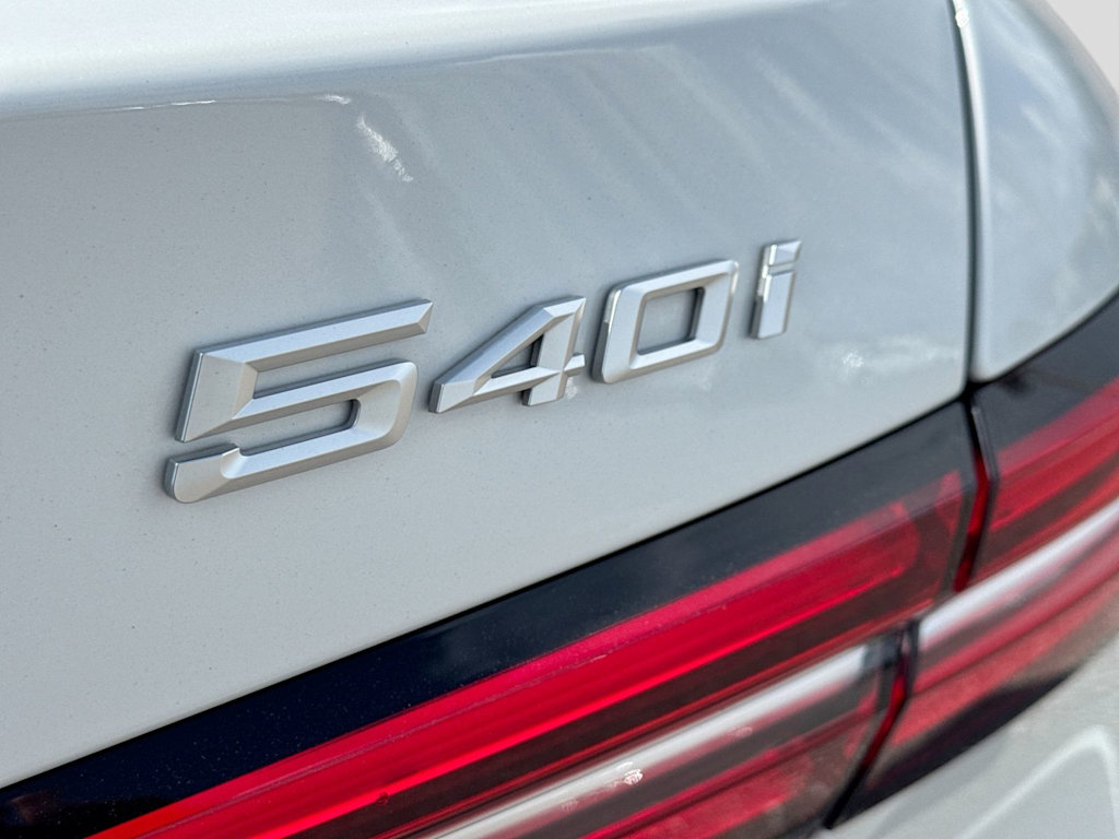 Thumbnail: 2026 BMW 5 Series - 29