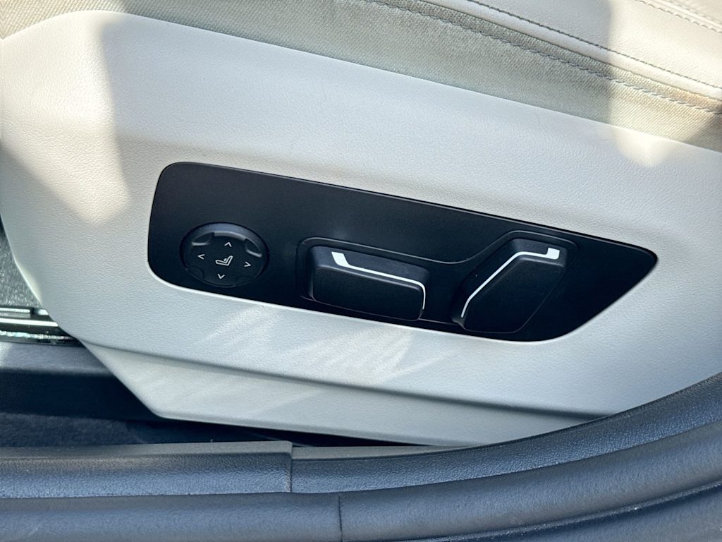 Thumbnail: 2026 BMW 5 Series - 30