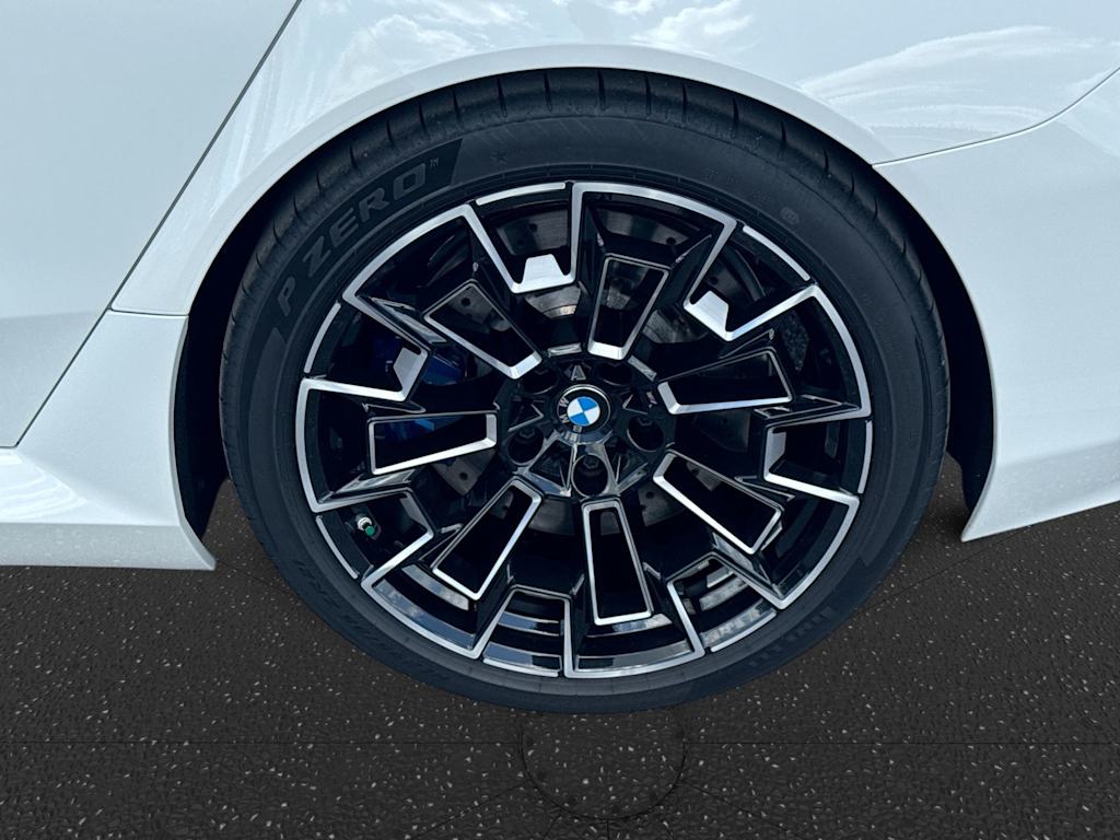 Thumbnail: 2025 BMW M5 - 6