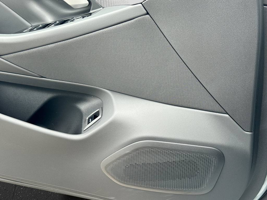 Thumbnail: 2026 BMW M5 - 39