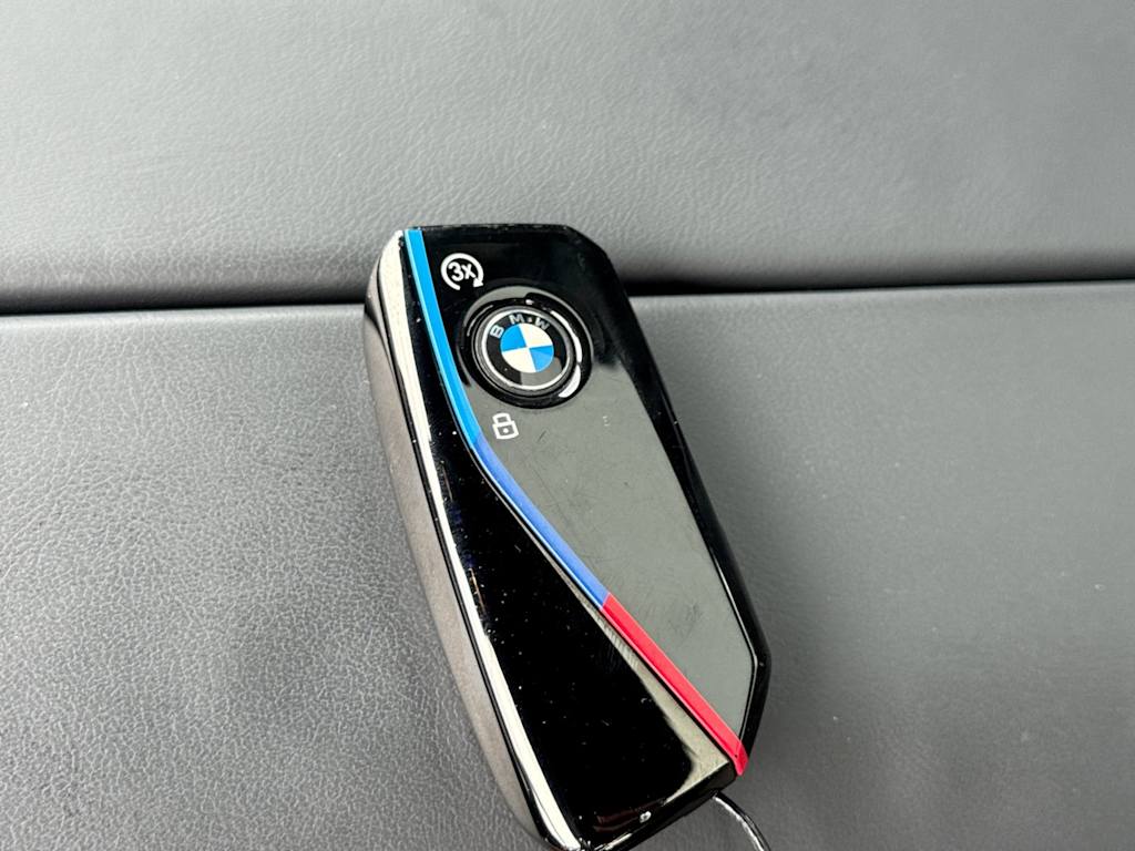 Thumbnail: 2026 BMW M5 - 15