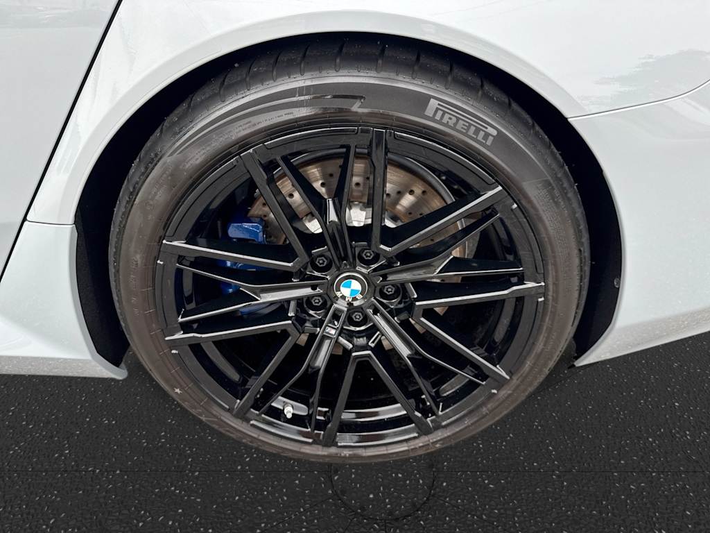 Thumbnail: 2026 BMW M5 - 8