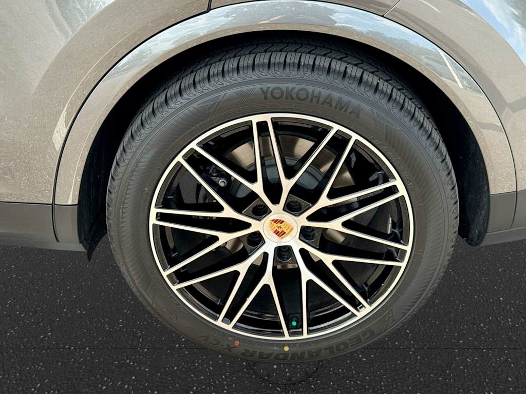 Thumbnail: 2025 Porsche Cayenne - 8