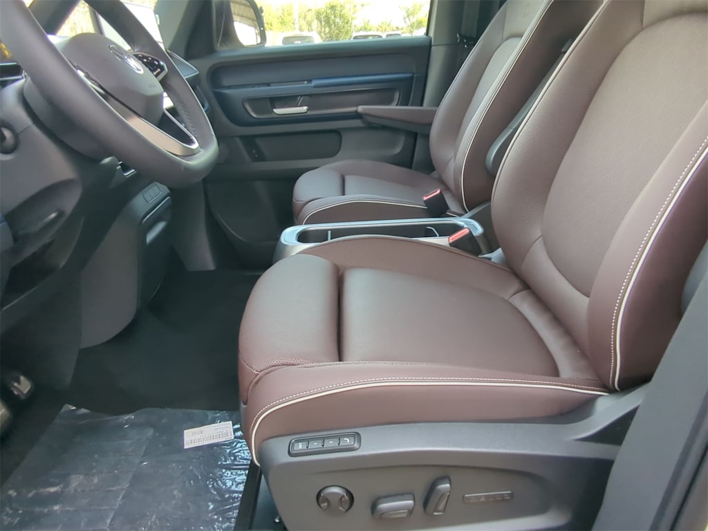 Thumbnail: 2025 Volkswagen ID.Buzz - 11