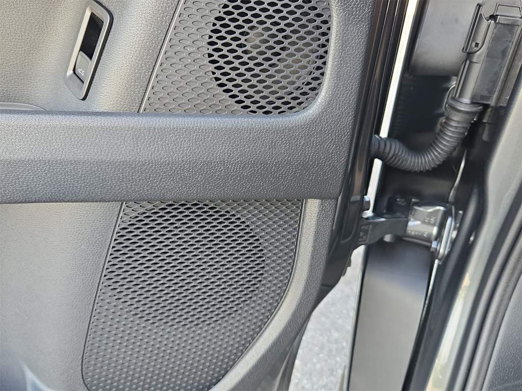 Thumbnail: 2025 Volkswagen ID.Buzz - 31