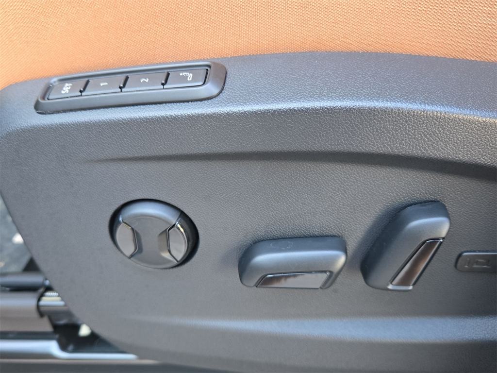 Thumbnail: 2025 Volkswagen ID.Buzz - 24