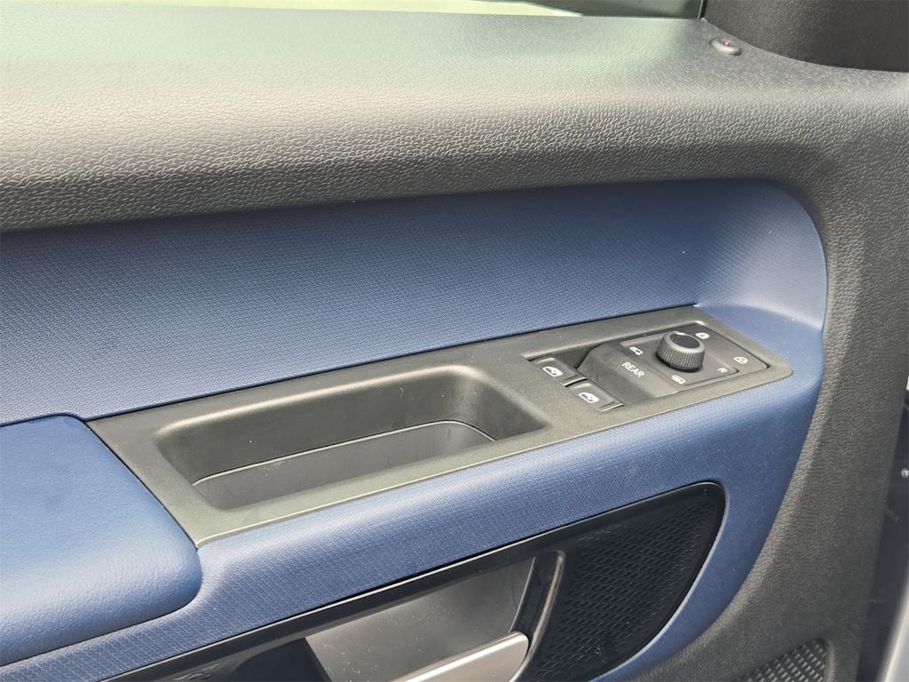 Thumbnail: 2025 Volkswagen ID.Buzz - 34