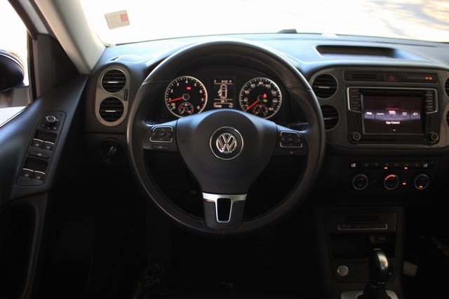 2017 Volkswagen Tiguan Sport 10