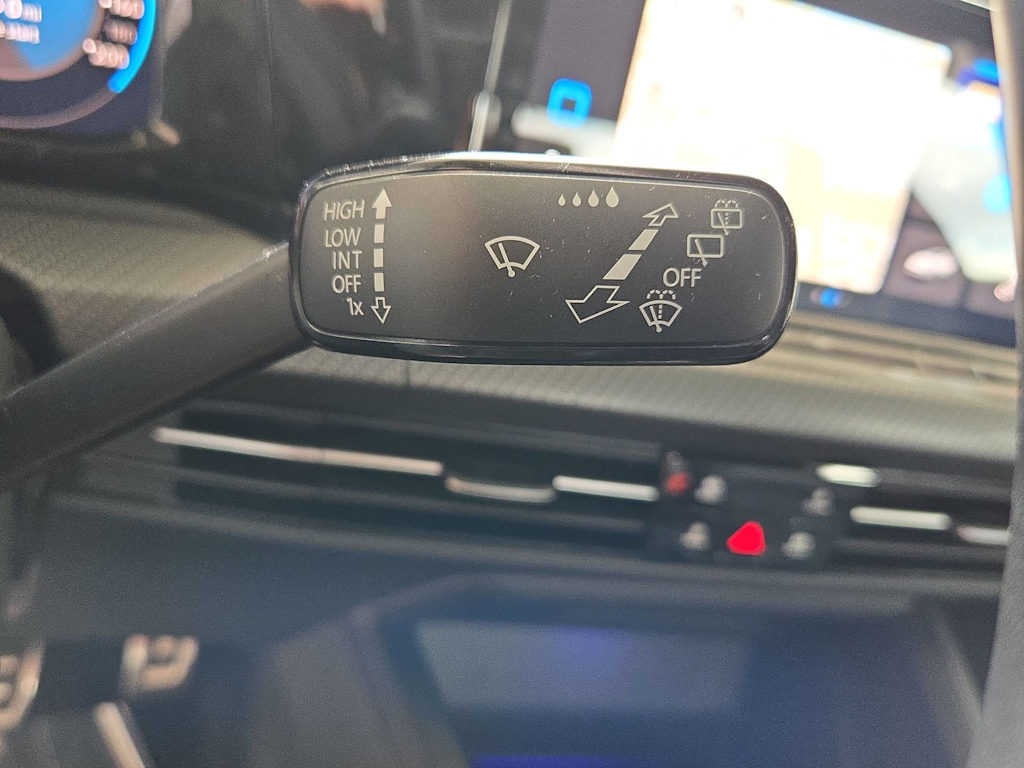 Thumbnail: 2022 Volkswagen Golf - 33