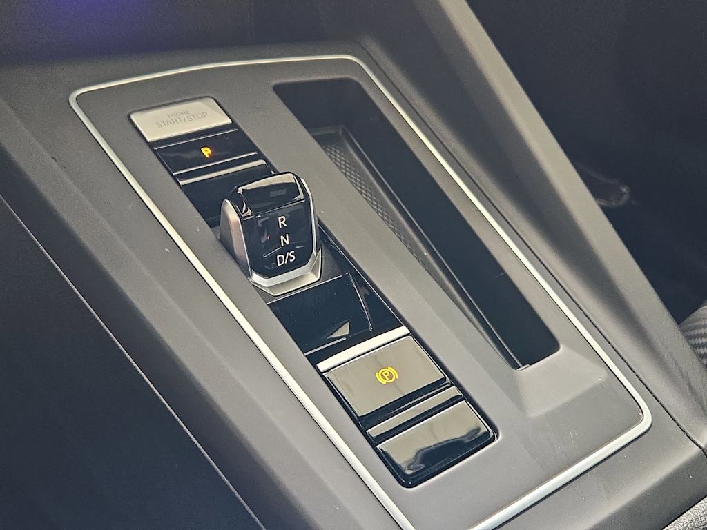 Thumbnail: 2022 Volkswagen Golf - 16