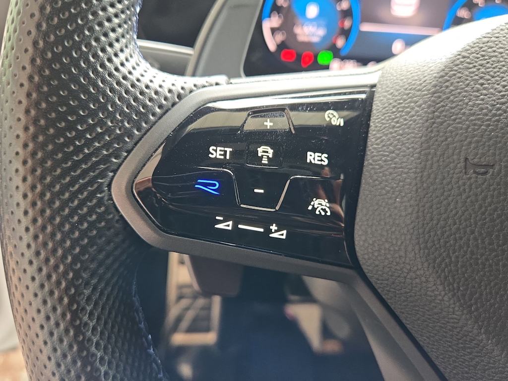 Thumbnail: 2022 Volkswagen Golf - 31