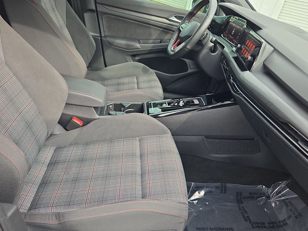 Thumbnail: 2024 Volkswagen Golf - 28