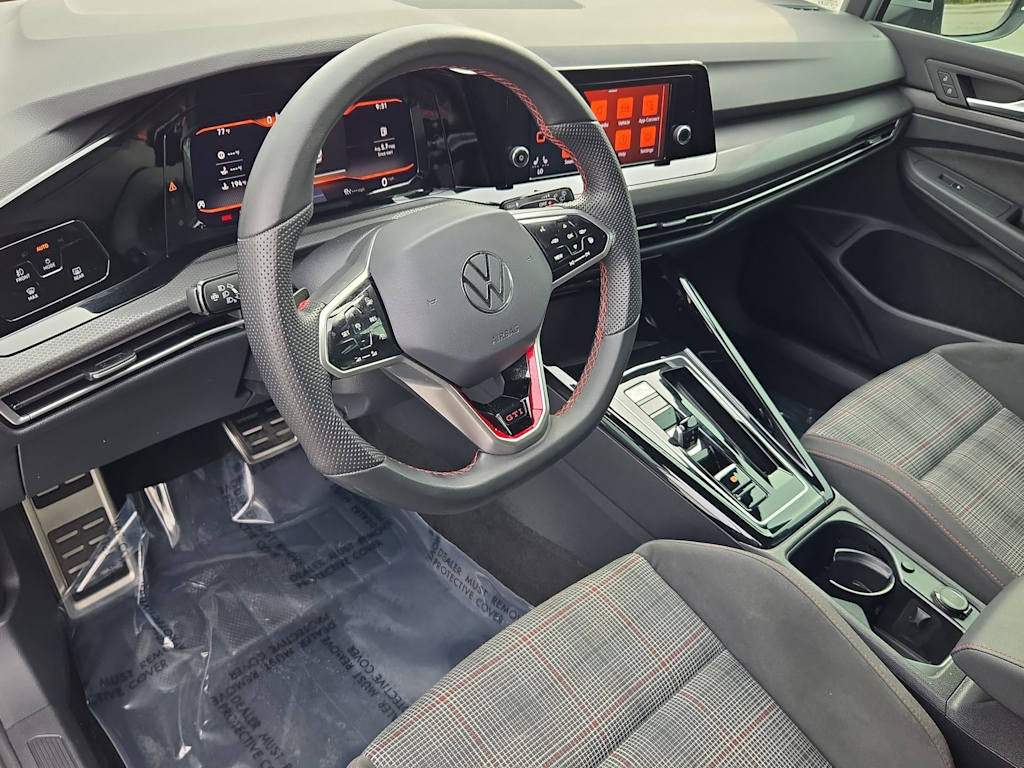 Thumbnail: 2024 Volkswagen Golf - 2