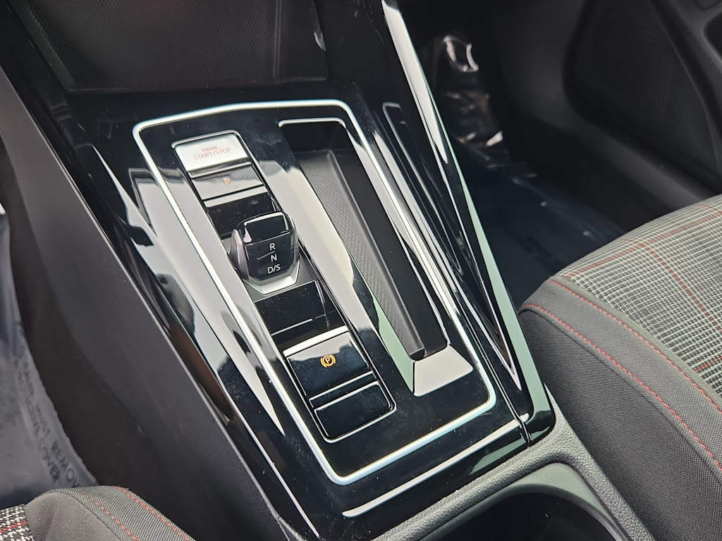 Thumbnail: 2024 Volkswagen Golf - 16