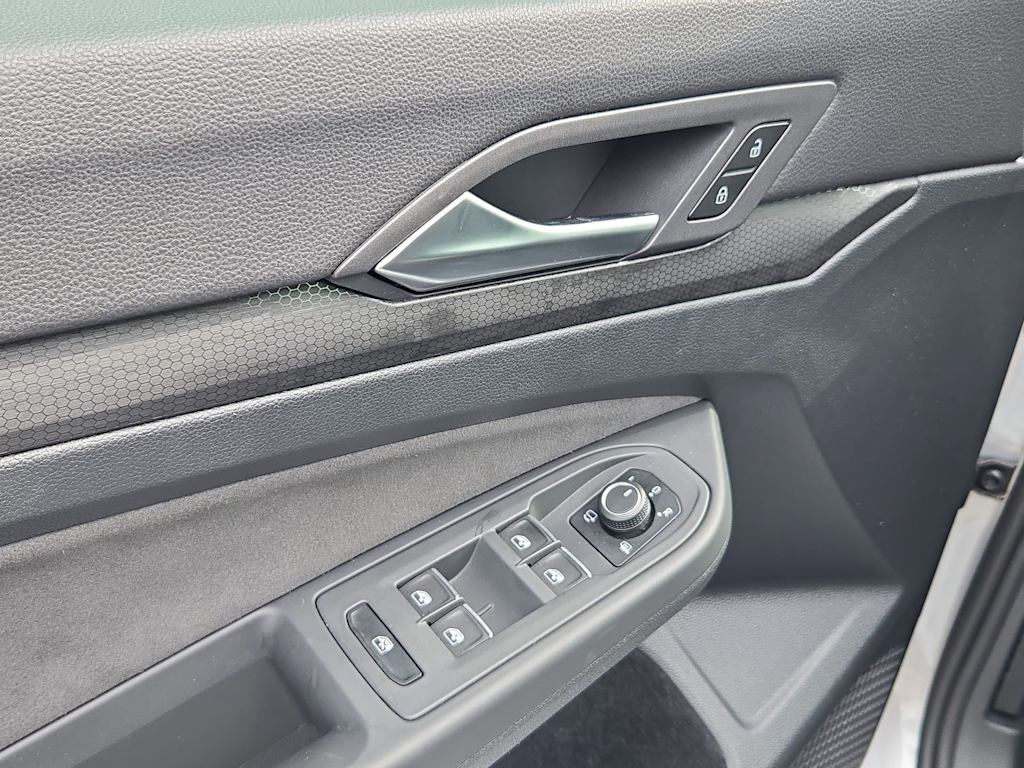 Thumbnail: 2024 Volkswagen Golf - 35