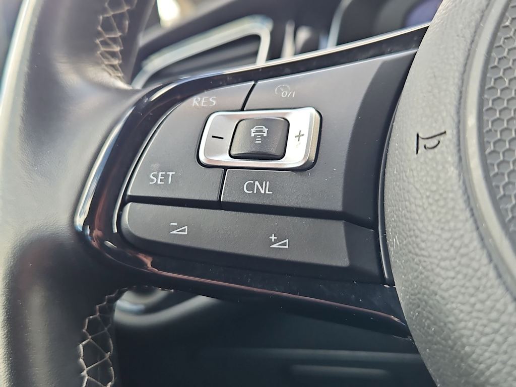 Thumbnail: 2018 Volkswagen Golf - 28