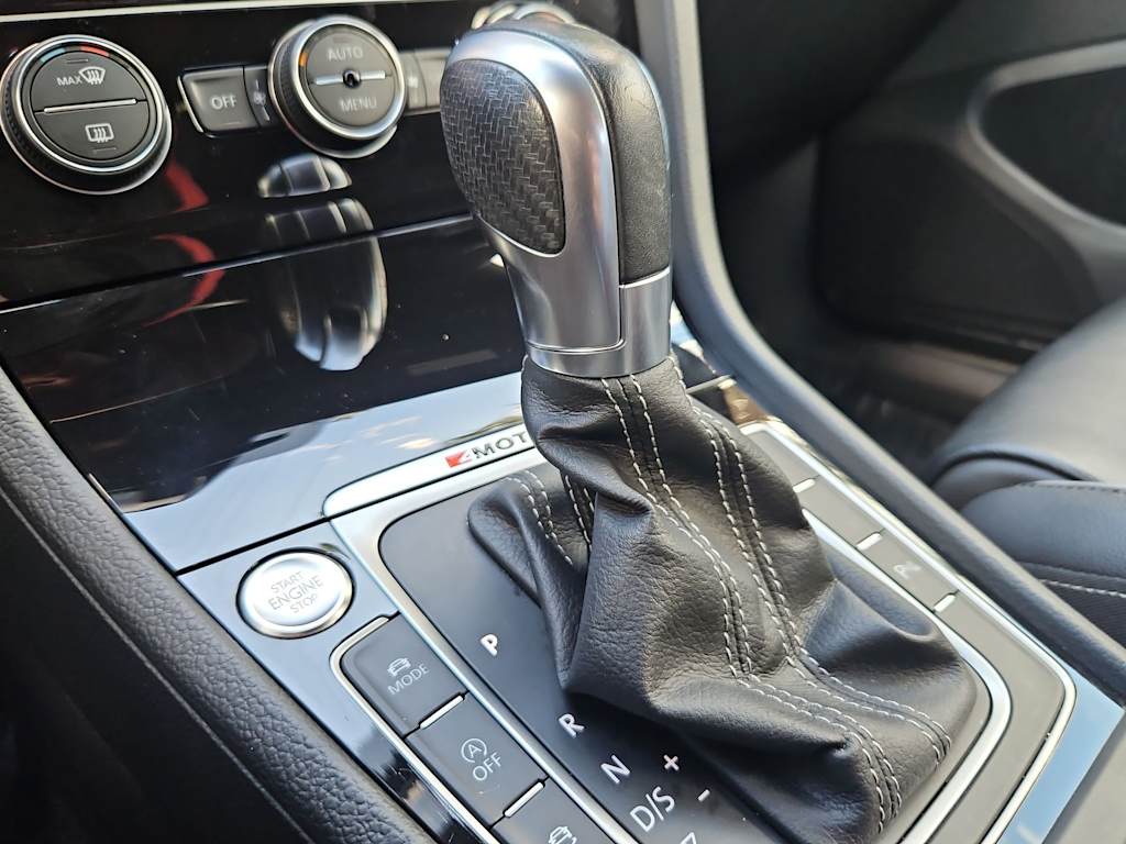 Thumbnail: 2018 Volkswagen Golf - 34