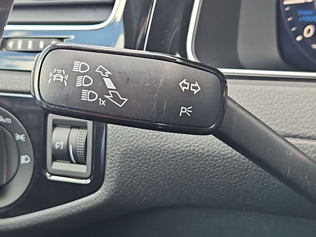 Thumbnail: 2018 Volkswagen Golf - 30