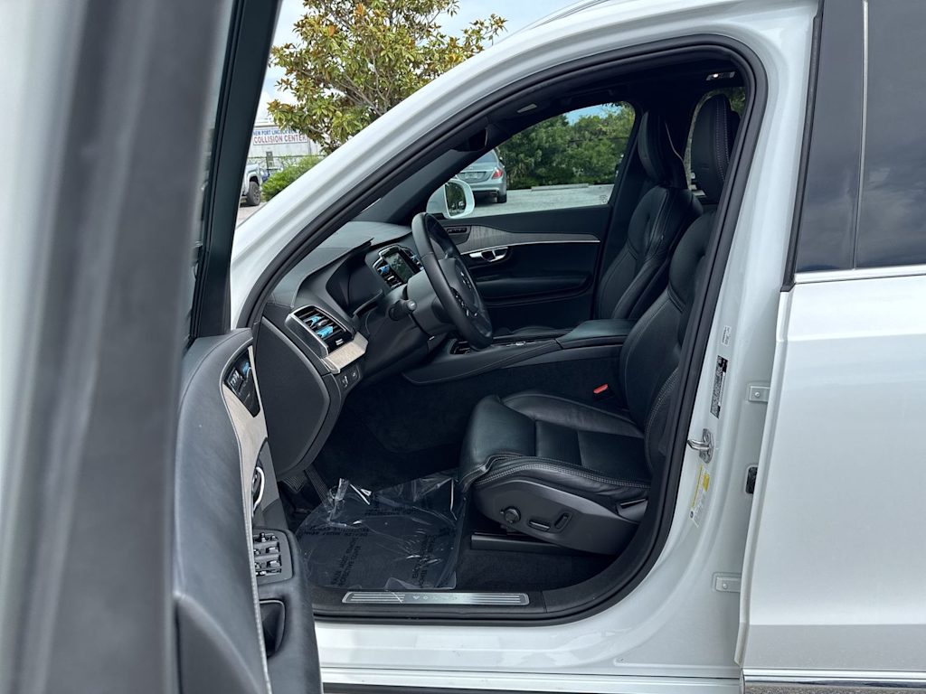 Thumbnail: 2020 Volvo XC90 - 23