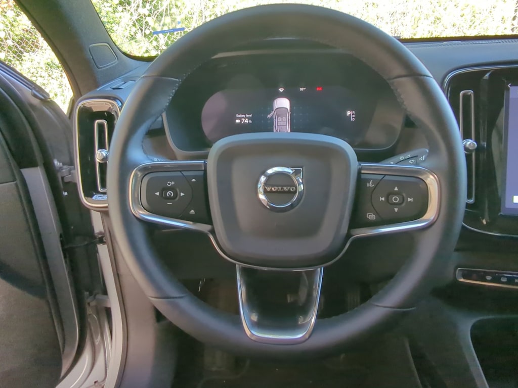 Thumbnail: 2023 Volvo C40 - 13