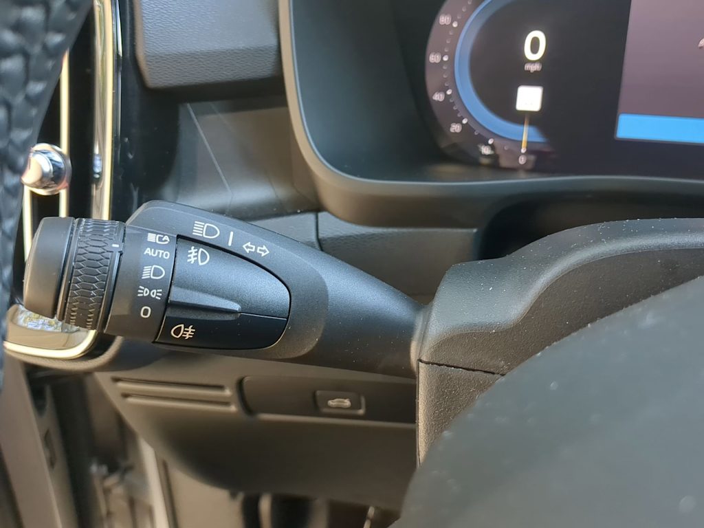 Thumbnail: 2023 Volvo C40 - 31