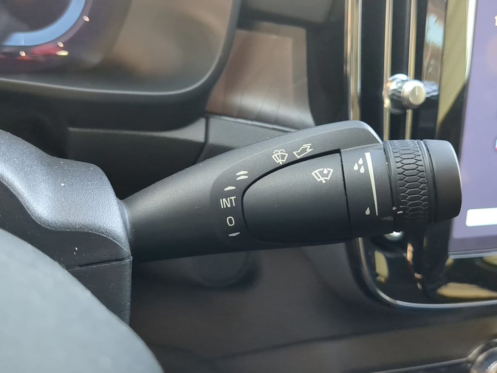 Thumbnail: 2023 Volvo C40 - 30