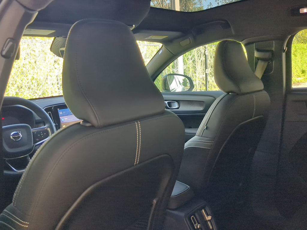 Thumbnail: 2023 Volvo C40 - 11