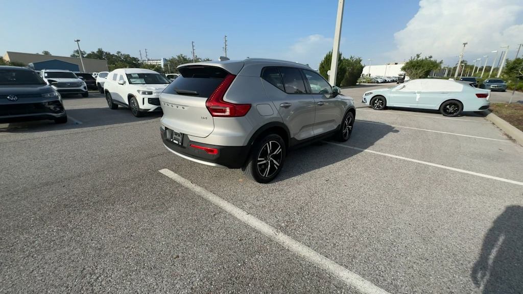 Thumbnail: 2023 Volvo XC40 - 18