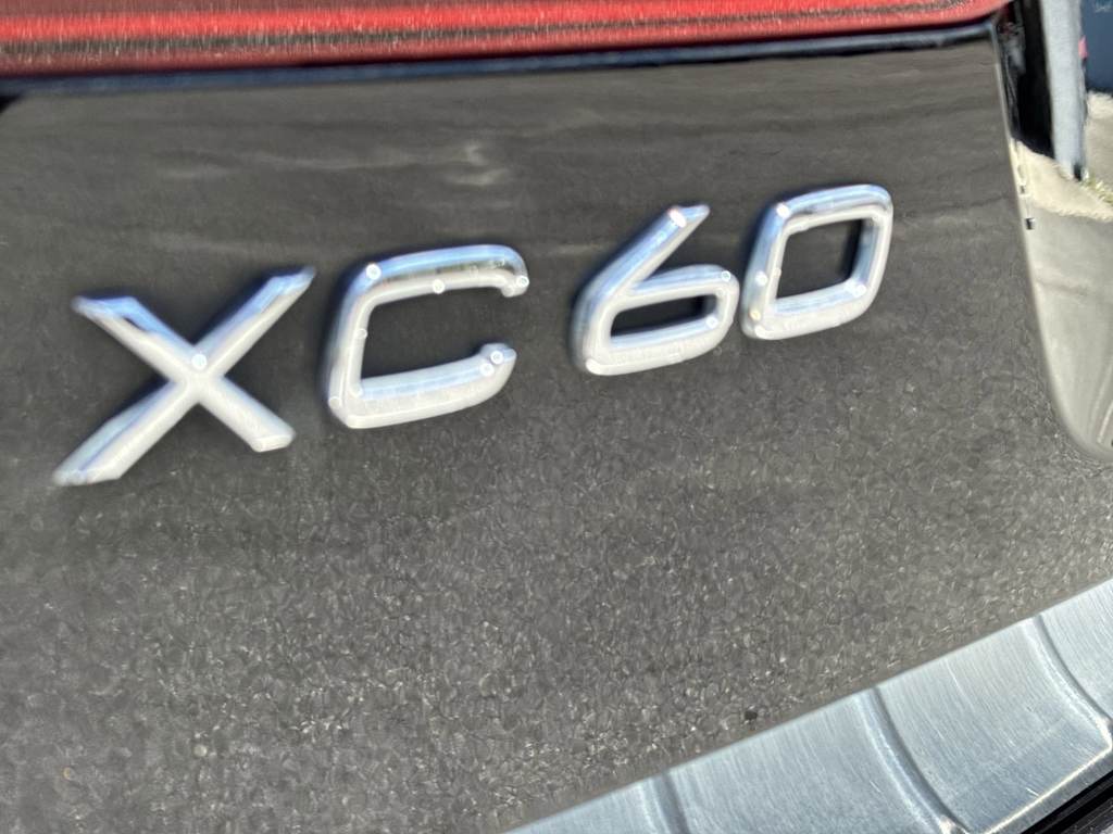 Thumbnail: 2022 Volvo XC60 - 7