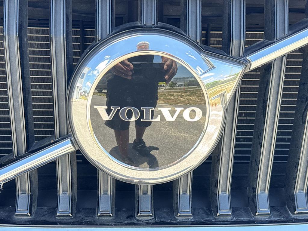Thumbnail: 2022 Volvo XC60 - 24