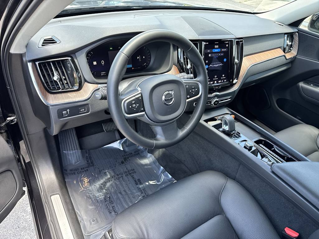 Thumbnail: 2022 Volvo XC60 - 2