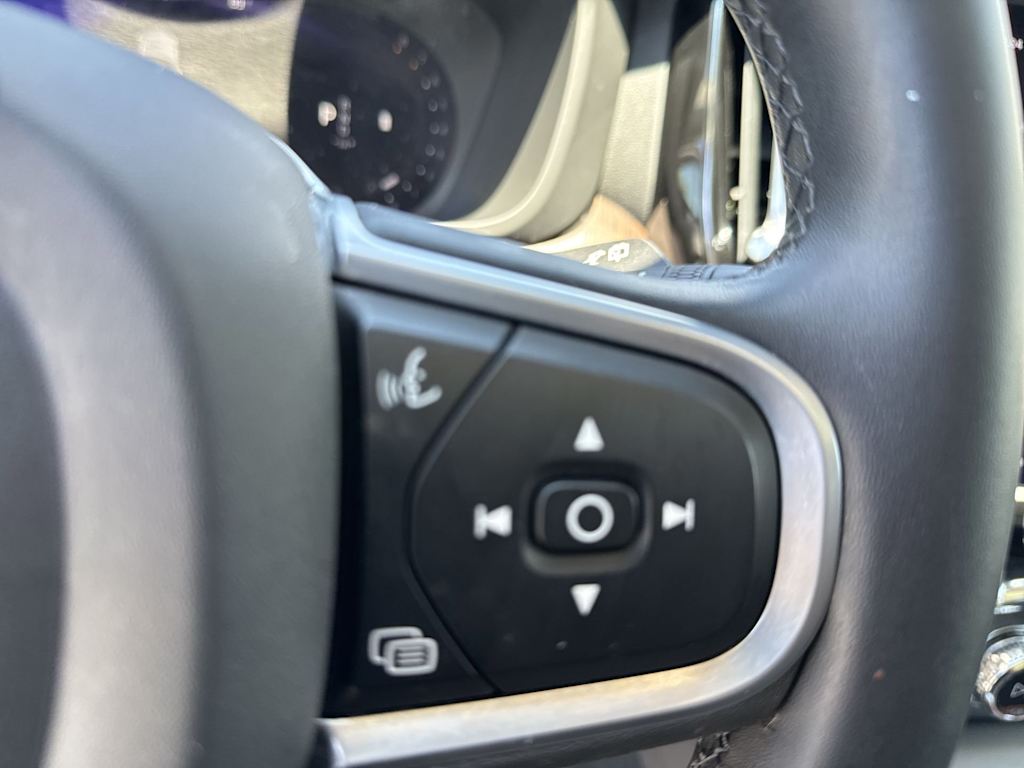 Thumbnail: 2022 Volvo XC60 - 34