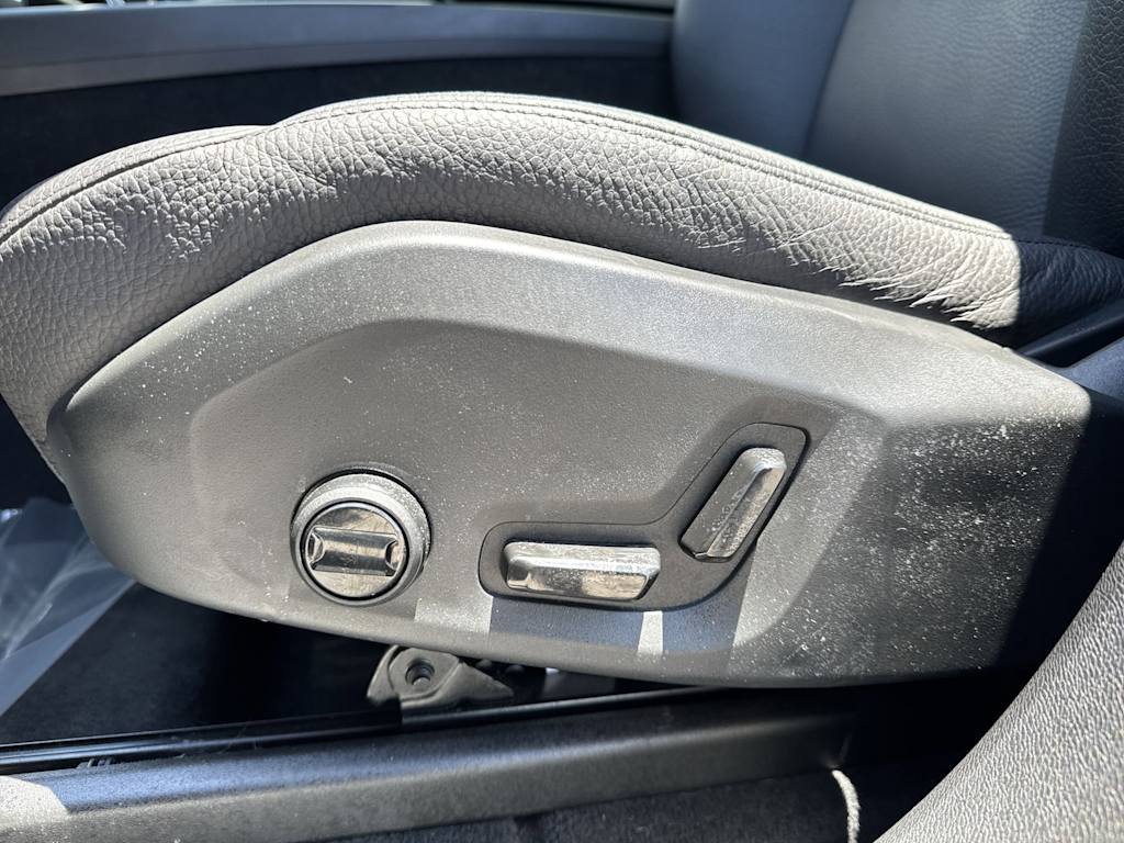 Thumbnail: 2022 Volvo XC60 - 28