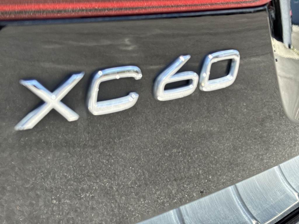 Thumbnail: 2022 Volvo XC60 - 26