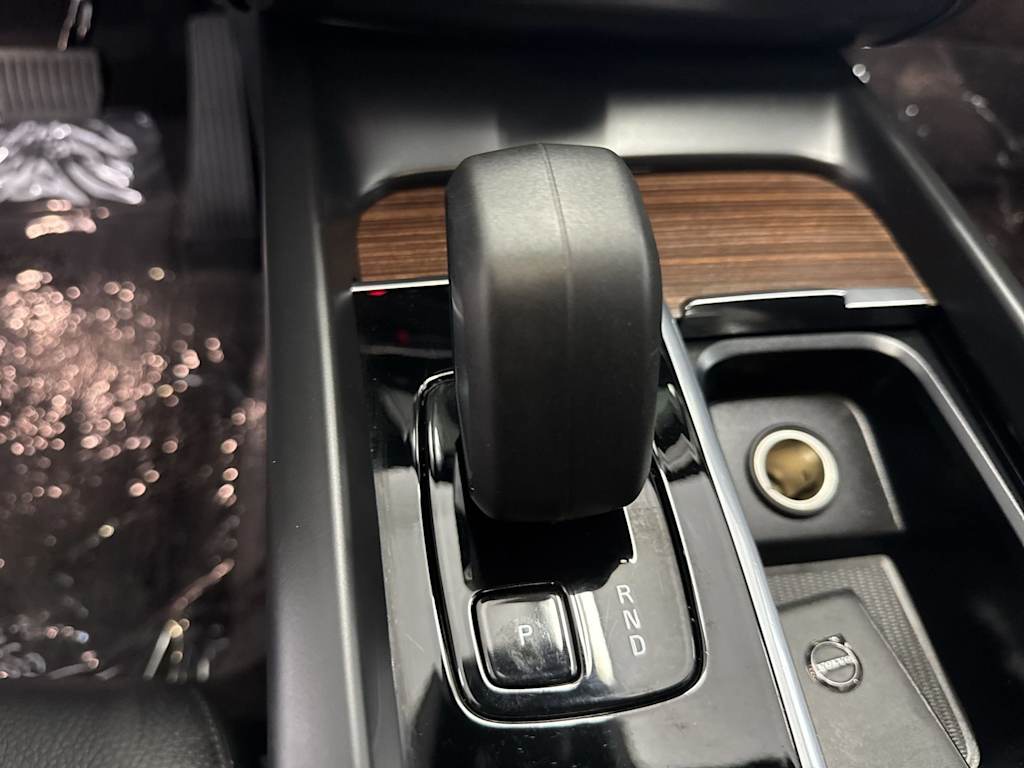 Thumbnail: 2023 Volvo XC60 - 16