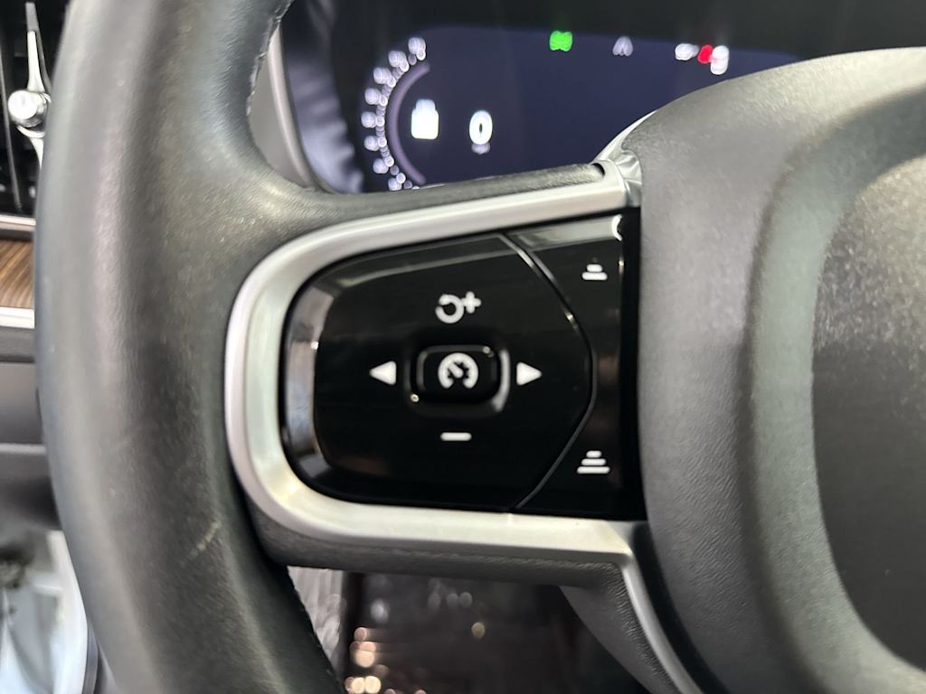 Thumbnail: 2023 Volvo XC60 - 26
